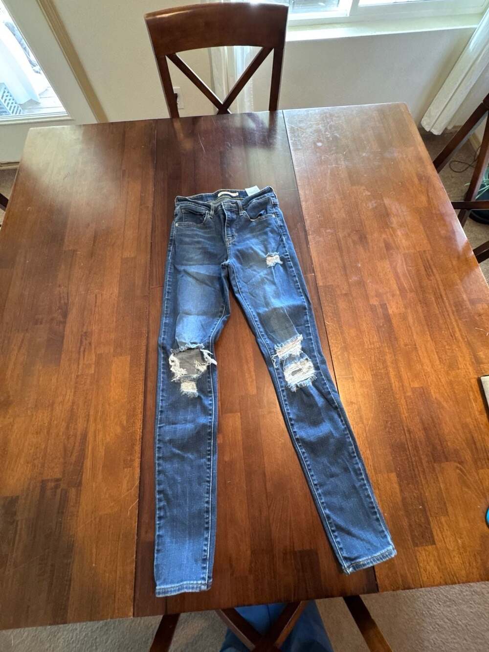 Levi's 721 High Rise Skinny Distressed Jeans Size 25